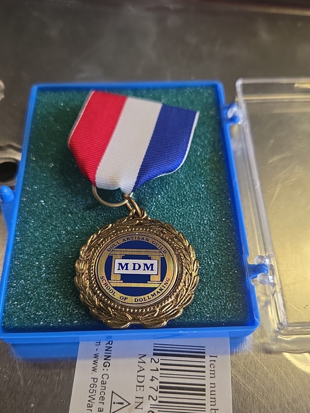 MASTER DOLL MAKER MEDALLION  DOLL ARTISAN GUILD SCHOOL OF DOLL MAKING